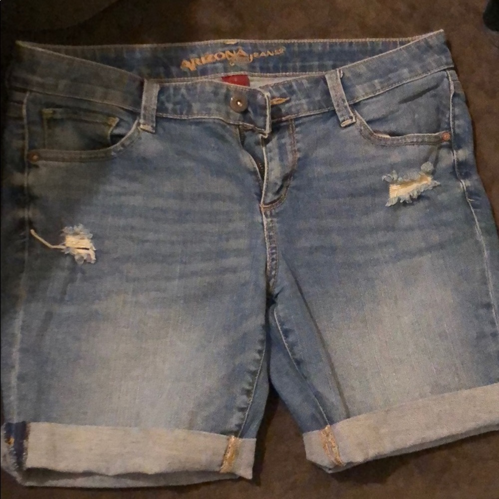 Jean shorts with rips